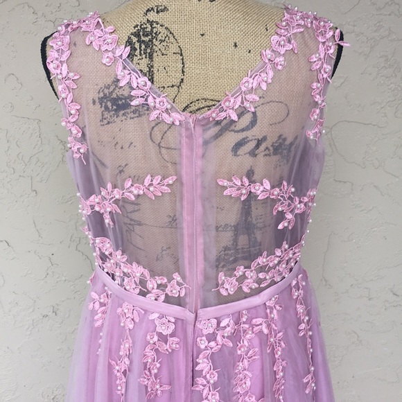 Dress - Picture 6 of 8